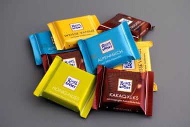 Ritter sport çikolata mini yığını