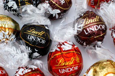 Farklı Lindt Lindor çikolata truffles