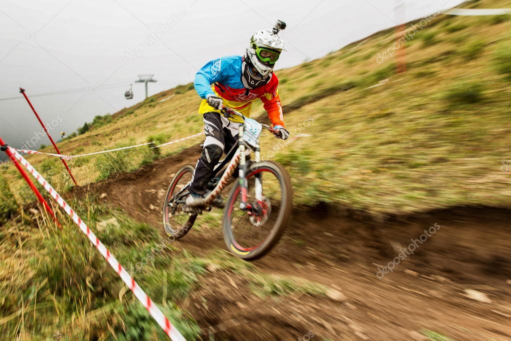downhill mountain bike competition