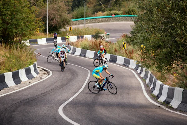 Cykla uppför konkurrens — Stockfoto