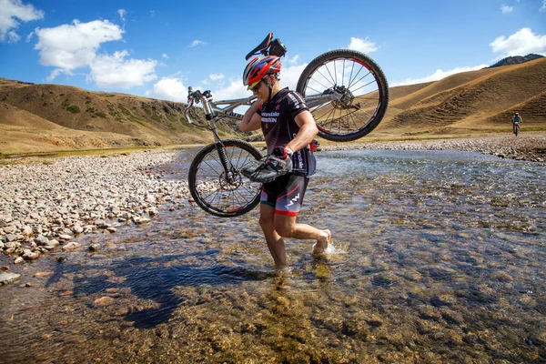 Aventura mountain bike competição — Fotografia de Stock