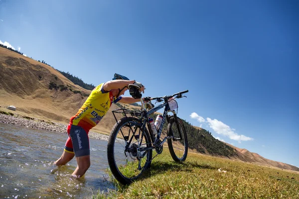 Aventura bicicleta de montaña competencia —  Fotos de Stock