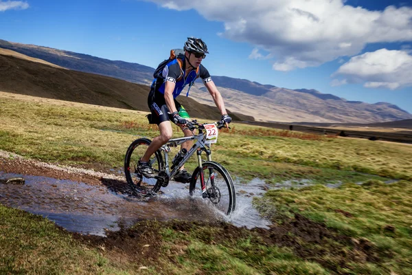 Aventura bicicleta de montaña competencia — Foto de Stock