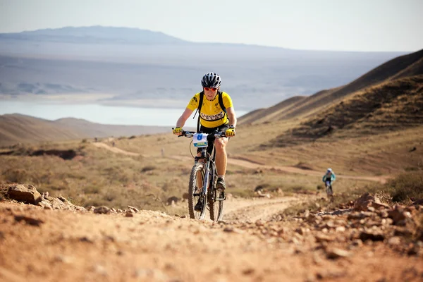 Aventura bicicleta de montaña maratón a campo traviesa — Foto de Stock