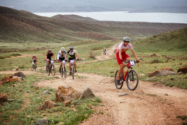 Aventura bicicleta de montaña maratón a campo traviesa — Foto de Stock