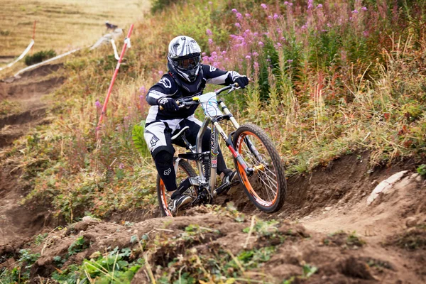 極端なマウンテン バイクの競争 — ストック写真