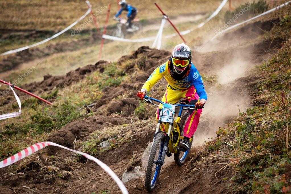 downhill mountain bike competition