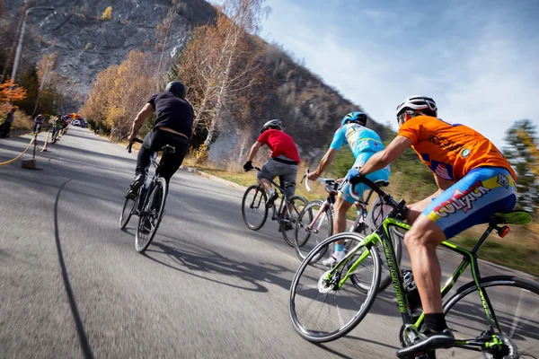 Competencia de bicicletas en la ciudad — Foto de Stock