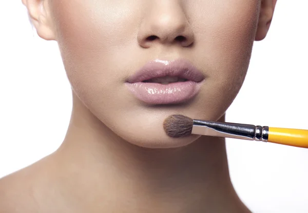 Aplicar maquillaje en polvo líquido —  Fotos de Stock