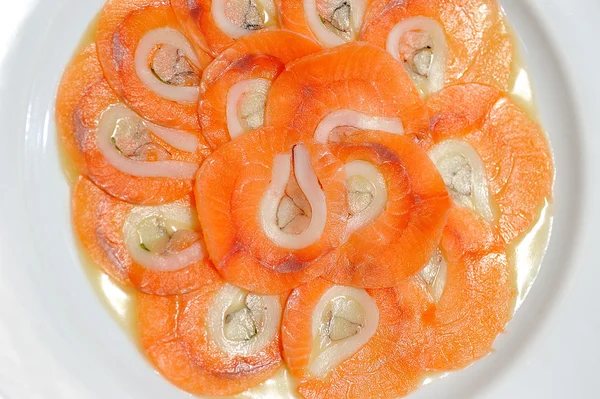 Imagen de salmón crudo y fresco en rodajas —  Fotos de Stock