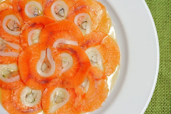 Imagen de salmón crudo y fresco en rodajas —  Fotos de Stock