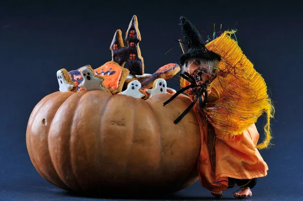 Docinho Halloween Pão Gengibre Abóbora Fundo Escuro — Fotografia de Stock