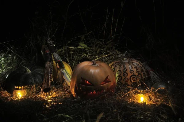 Helloween Pumpa Huvud Jack Med Ljus Svart Bakgrund Läskig Helvetessymbol — Stockfoto