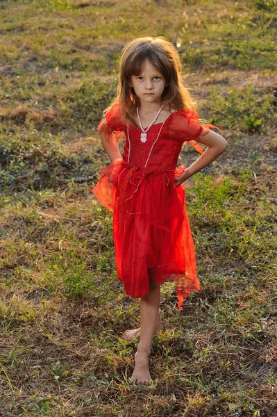 Meisje in rood — Stockfoto