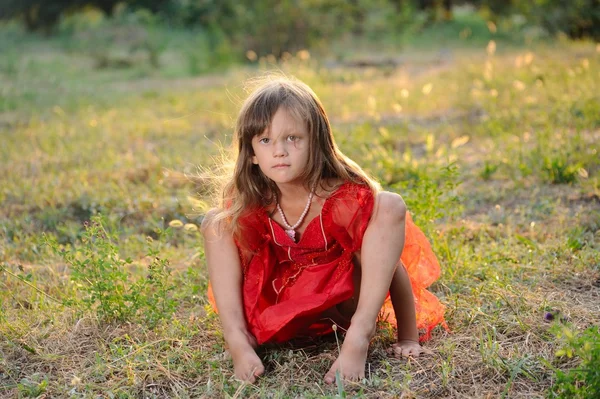 Meisje in rood — Stockfoto