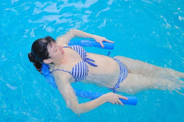 Aqua Yoga for pregnant — Stockfoto