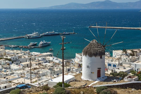 Amazing Panorama of white windmill and island of Mykonos, Greece — Stock Photo, Image