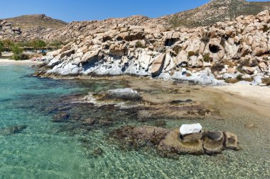 Mavi suları ve kaya oluşumları kolymbithres Beach, Paros Adası, Cyclades