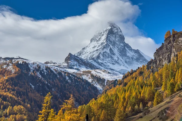 Autumn Landscape of Mount Matterhorn, Canton of Valais — Stock Photo, Image