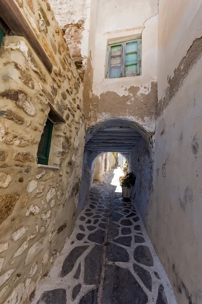 Pequeña calle en la ciudad de Chora, Isla de Naxos, Cícladas , — Foto de Stock