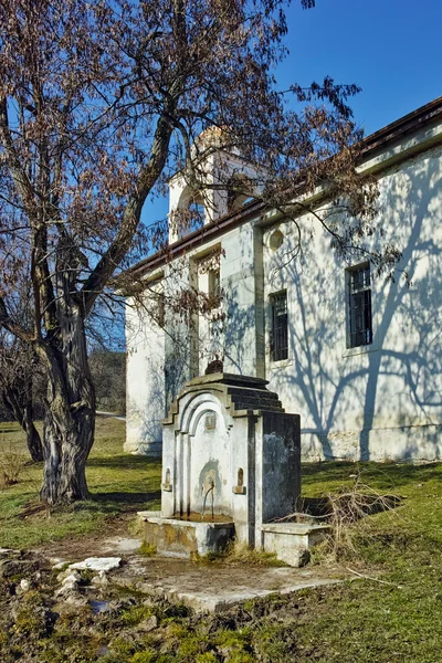 Старая православная церковь возле могилы Яне Санданского возле Роженского монастыря — стоковое фото