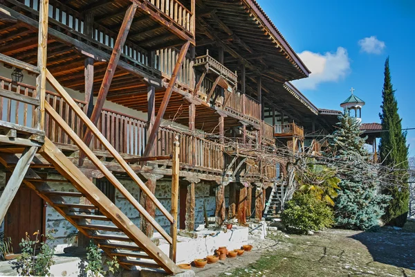 Escaleras de madera en el monasterio de Rozhen Natividad de la Madre de Dios, región de Blagoevgrad — Foto de Stock