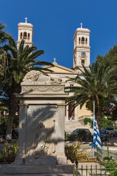 Fantastisk vy av katedralen Saint Nicholas, staden av Ermopoli, Syros, Grekland — Stockfoto