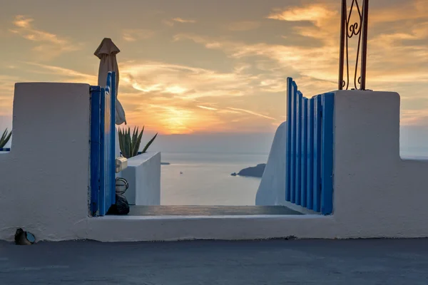 日没の風景、イメロヴィグリの町でサントリーニ島、ティラ、キクラデス諸島, ギリシャ — ストック写真