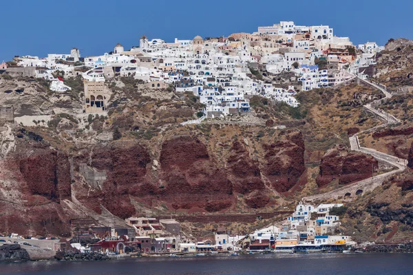 Fantastiska utsikten över Oia hamn stad, Santorini island, Grekland — Stockfoto