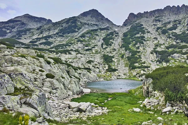 Vista incrível dos lagos Samodivski, Pirin Mountain — Fotografia de Stock