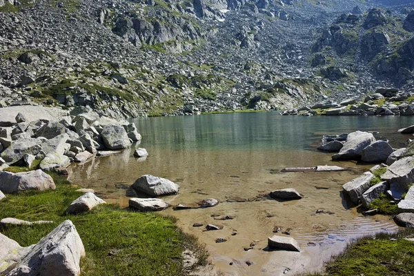 Clean waters of Argirovo Lake, Pirin mountain — Stock Photo, Image
