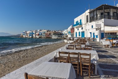 Tipik restoran ve küçük Venedik, Mykonos, Yunanistan