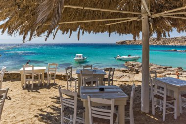 Paranga Beach, Mykonos, Yunanistan adada restoranda tipik