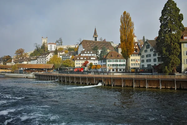 Wspaniałą panoramę miasta Lucerna i rzeki Reuss, Canton Lucerna — Zdjęcie stockowe