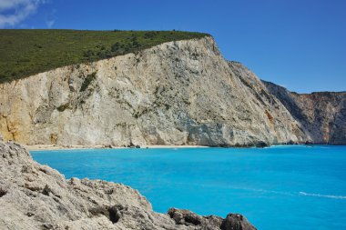 Porto Katsiki Beach'in mavi suları, Lefkada, Yunanistan