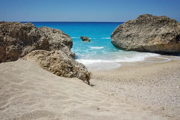 Sunny Day at Megali Petra beach, Lefkada, Greece — Zdjęcie stockowe
