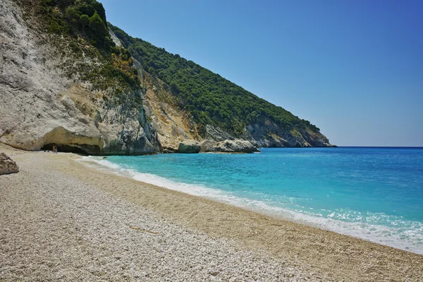 Małe białe kamienie na plaży Myrtos, Kefalonia, Grecja — Zdjęcie stockowe