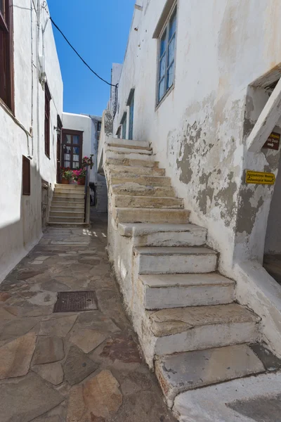 코 라 마, 낙 소스 섬, 그리스에서에서 요새에 작은 거리 — 스톡 사진