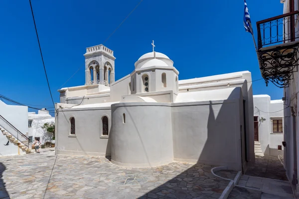 Iglesia católica en la fortaleza de la ciudad de Chora, isla de Naxos, Grecia —  Fotos de Stock