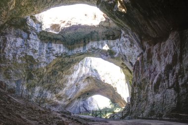 Devetashka mağara iç, Bulgaristan