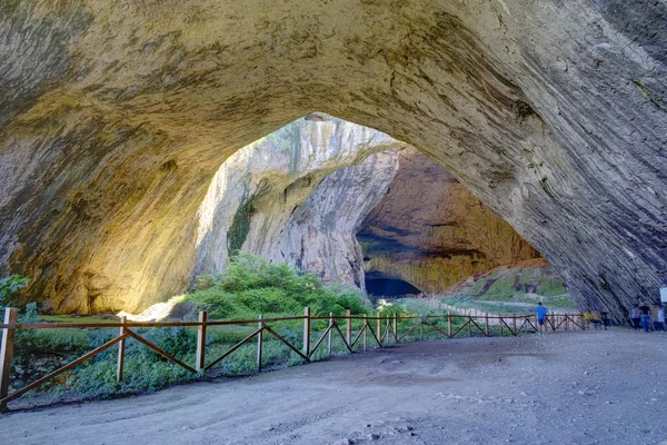Wnętrze jaskini Devetashka, Bułgaria — Zdjęcie stockowe