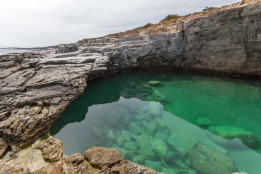 Temiz sularına Giola doğal havuzu Thassos Island, Yunanistan 