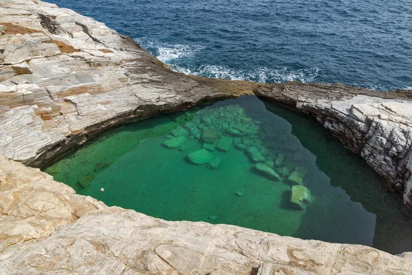 Panoramatický pohled na Giola přírodního koupaliště v ostrově Thassos, Řecko — Stock fotografie