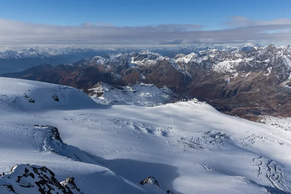 Vista panorâmica para os Alpes italianos do paraíso glaciar matterhorn para os Alpes — Fotografia de Stock