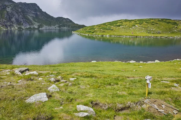 Böbrek göl, Rila Yedi Göller muhteşem manzara — Stok fotoğraf