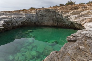 Şaşırtıcı görünümünü Giola doğal havuzu Thassos Island, Yunanistan 