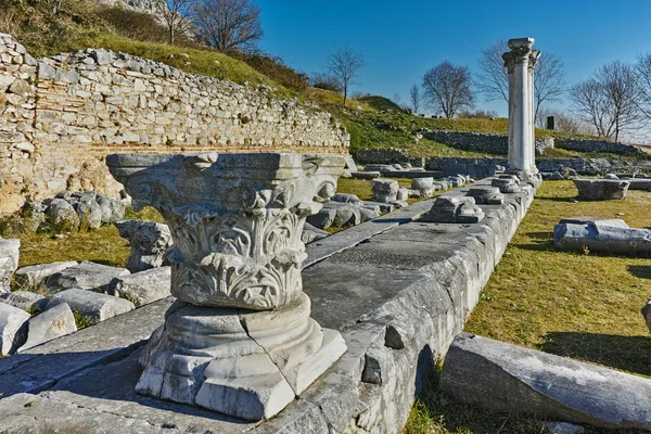 Antiguas columnas en el área arqueológica de Filipos, Grecia — Foto de Stock