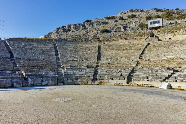 Ruínas do Teatro Antigo na área arqueológica de Filipos, Grécia — Fotografia de Stock