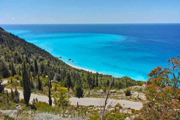 Meraviglioso paesaggio marino con acque blu a Lefkada, Isole Ionie — Foto Stock