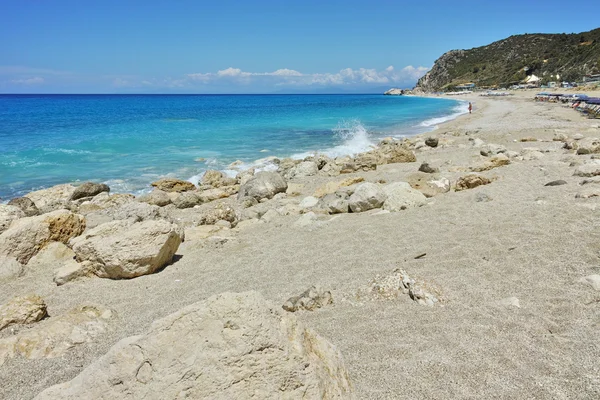 Πέτρες μέσα στο νερό Katisma παραλία, Λευκάδα, Νησιά Ιονίου — Φωτογραφία Αρχείου